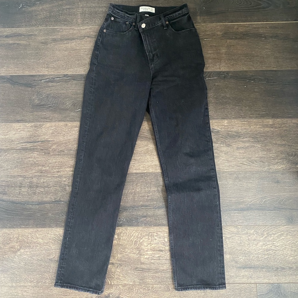 abercrombie black 90s straight ultra high rise jeans